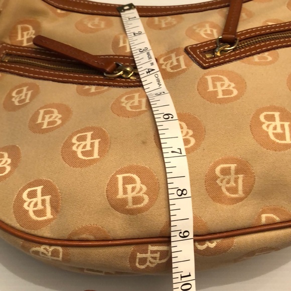 Dooney and Bourke purse - Picture 3 of 9